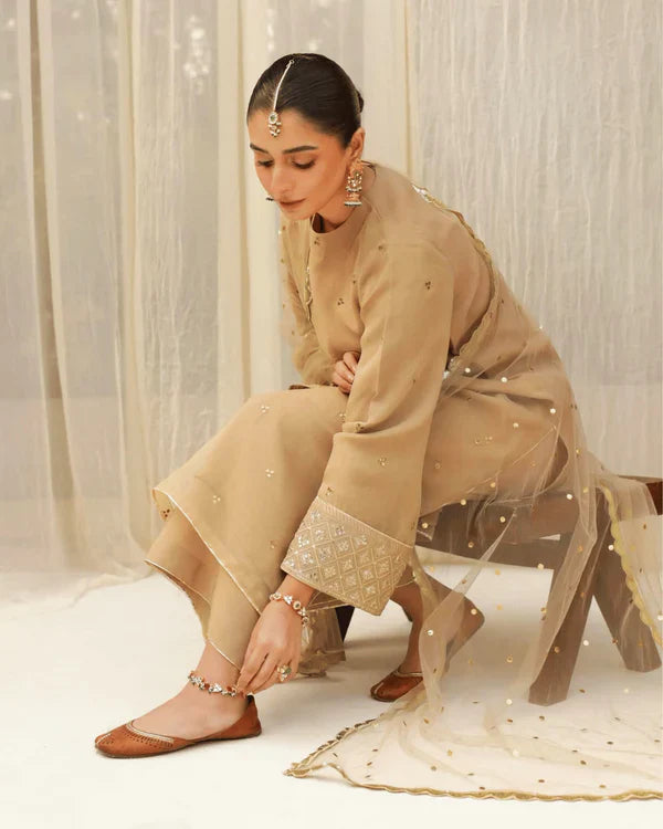 Royal Golden – 3-Piece Embroidered Lawn Suit