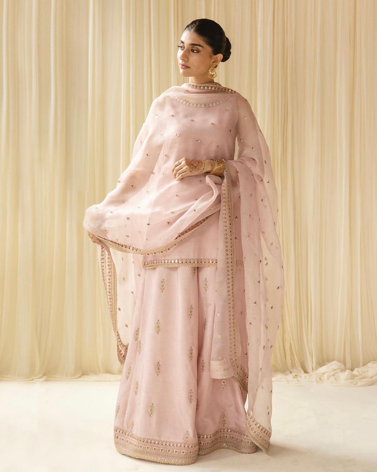 Pink Majesty – 3-Piece Stitched Suit