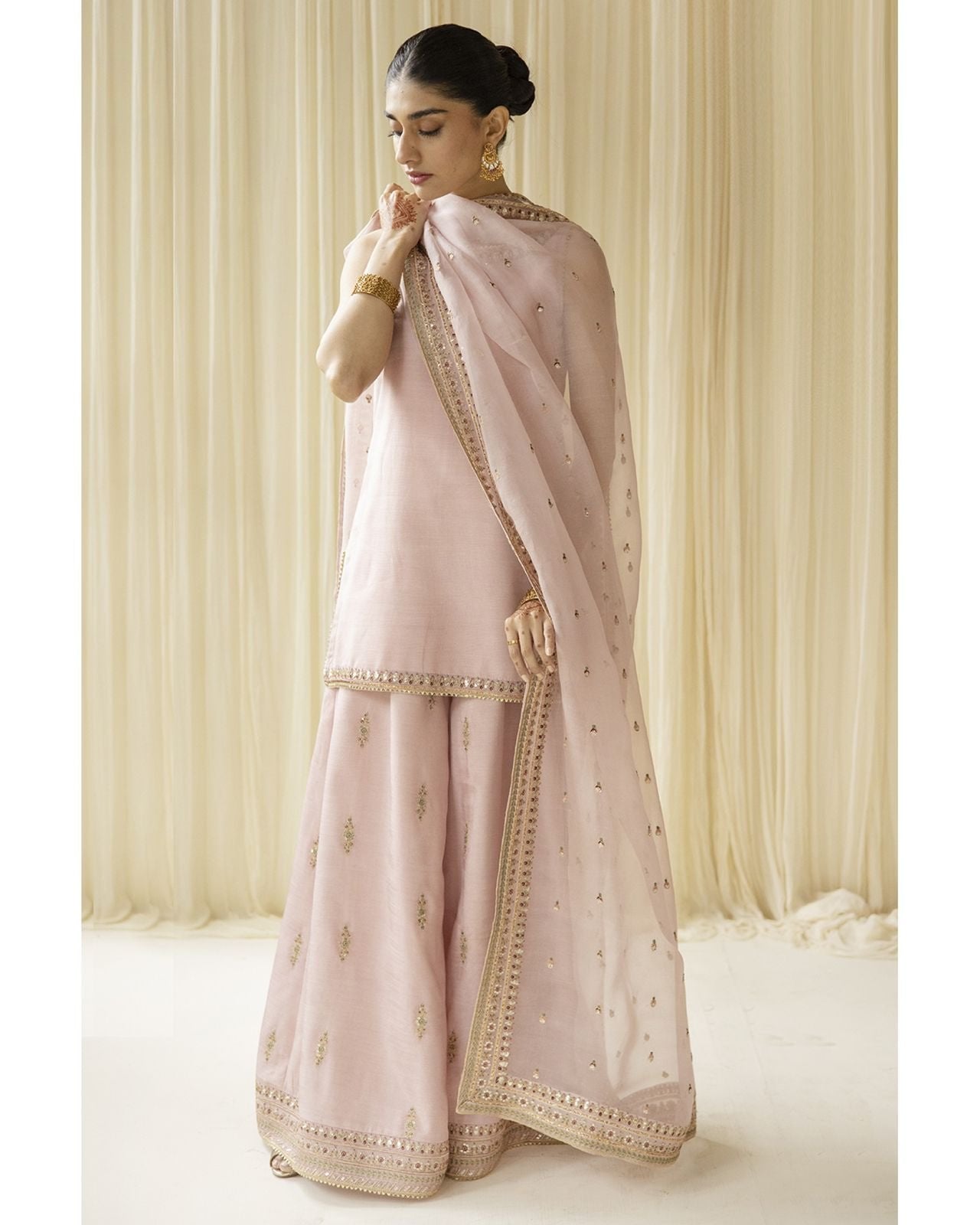 Pink Majesty – 3-Piece Stitched Suit